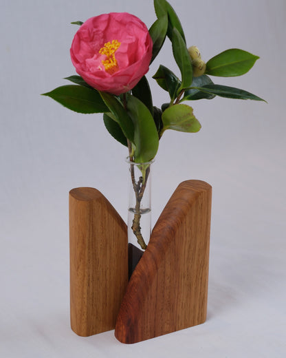 Bud vase
